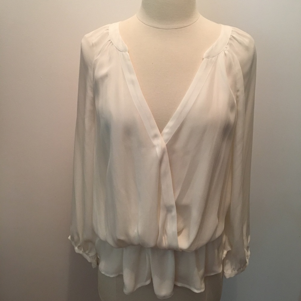 SOLD 🦋 Joie Louvre blouse